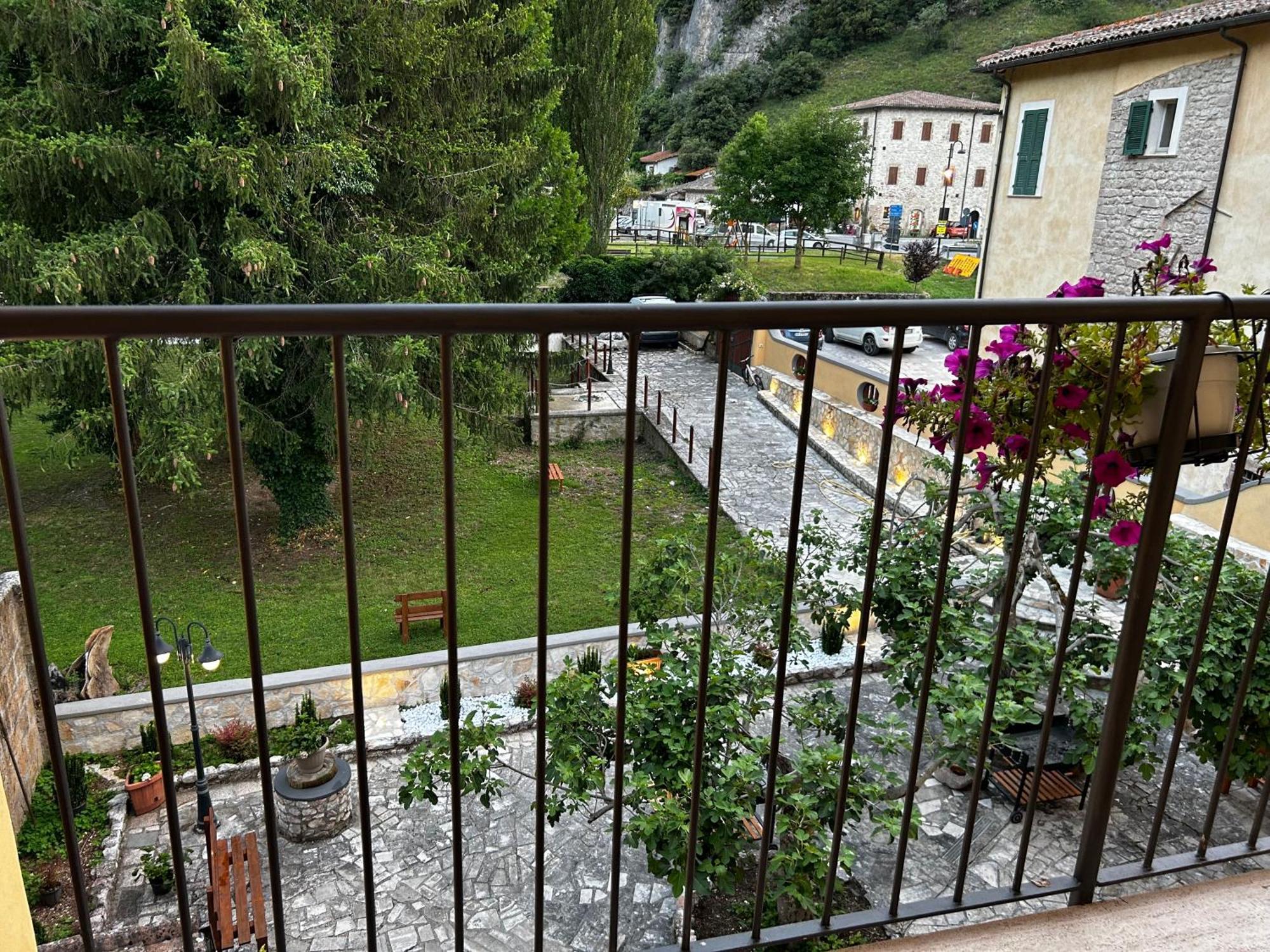 Residence Il Giardino Sul Fiume Nera Cerreto di Spoleto Eksteriør billede